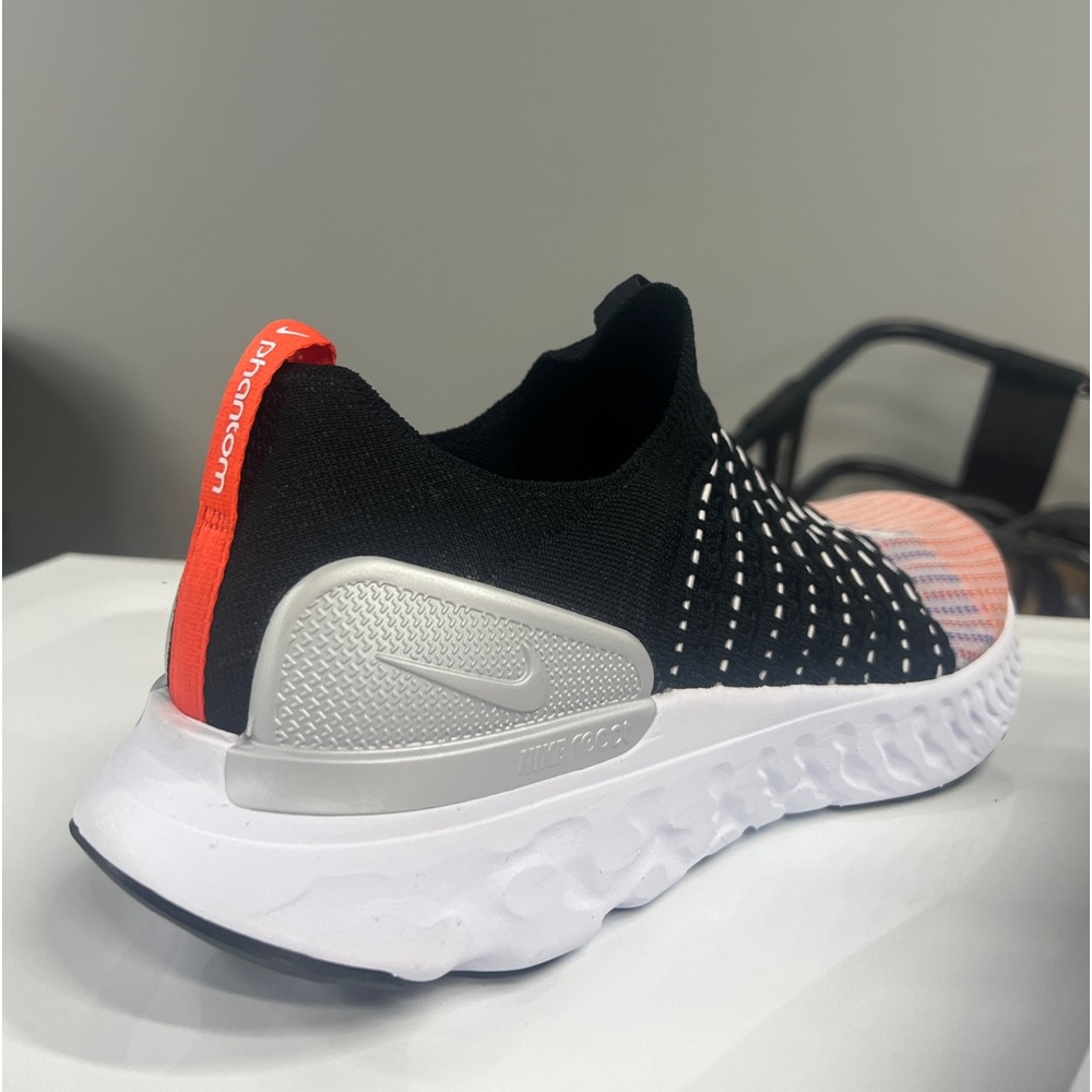 Nike React Phantom Run Flyknit 2 Mens Sz 11 Running Shoes Black NEW DQ7647-001